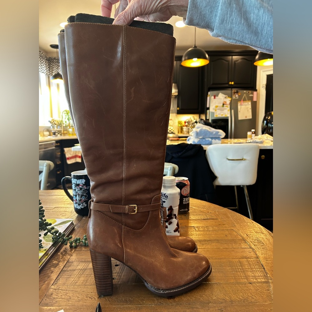 Knee high brown stacked heel boots size 9